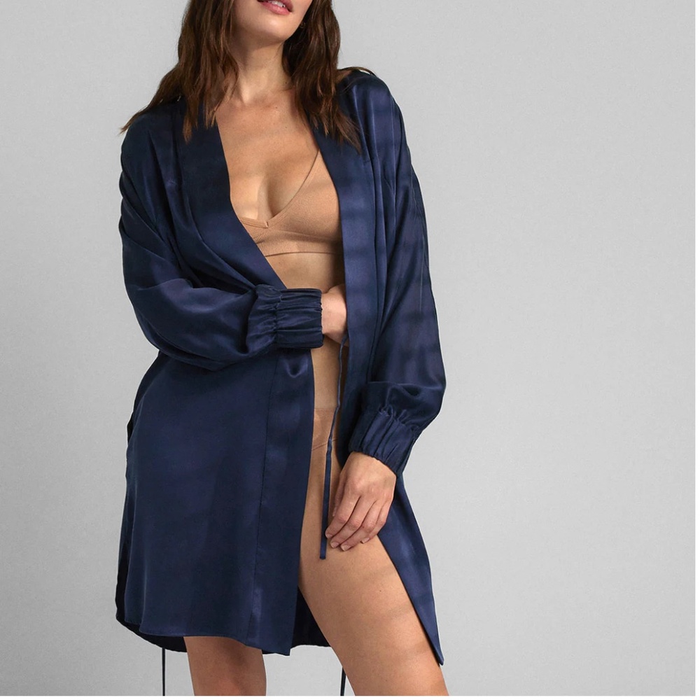 LUNYA NWOT Washable Silk Short Robe in Deep Blue (navy) Size XS/S